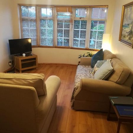 Cosy Apartment Holywood  Buitenkant foto